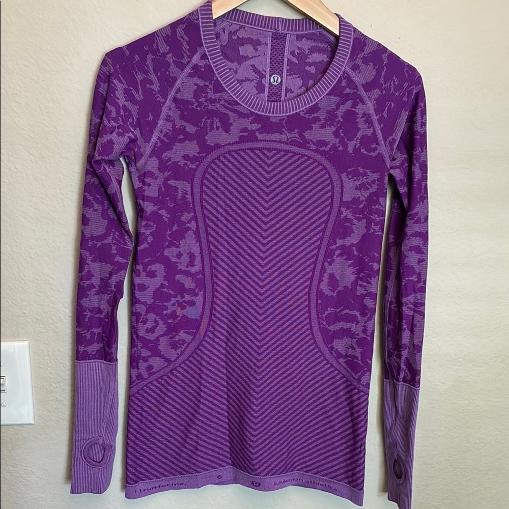 Lululemon Run Swiftly size 6 purple